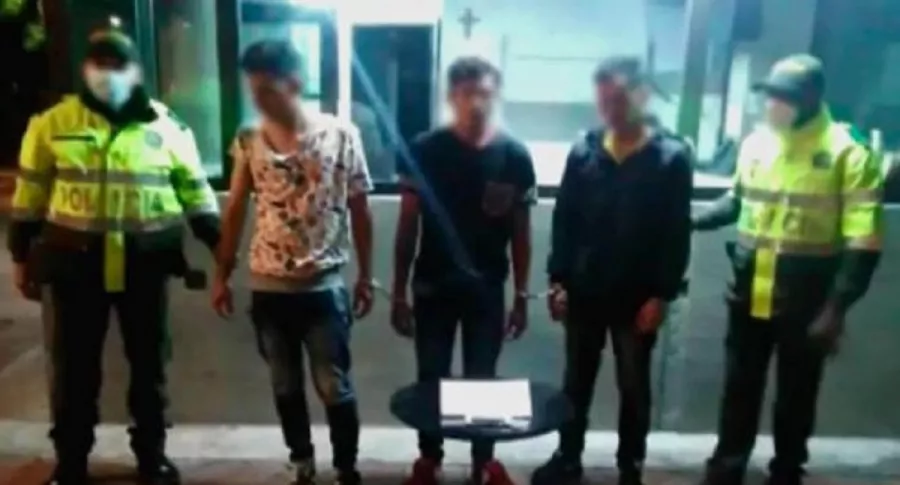 Captura de 3 venezolanos por robo a médica en Bogotá