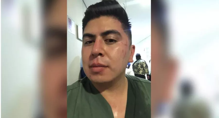 Daniel Zamorano, enfermero agredido en México.