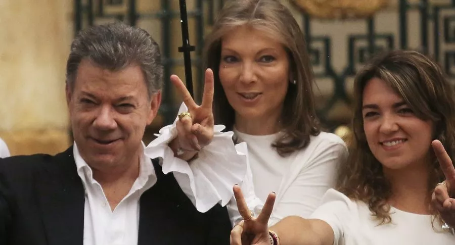 Juan Manuel Santos, expresidente, junto a su esposa, 'Tutina', y su hija, María Antonia.