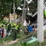Bus accidentado con venezolanos en vía del Valle del Cauca