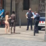 Pareja desnuda Barcelona