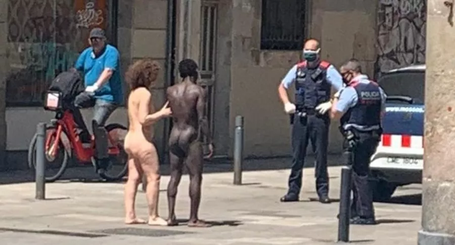 Pareja desnuda Barcelona