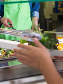 Denuncian que PAE iba a entregar alimentos vencidos.