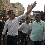 Señalan a Juan Guaidó de planear golpe contra Maduro.