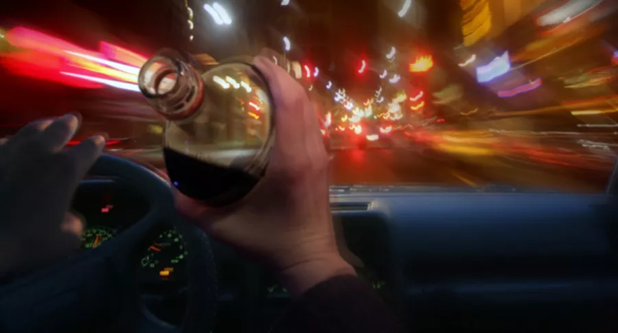 borracho conduce carro