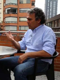 Sergio Fajardo hablando de mujeres matemáticas