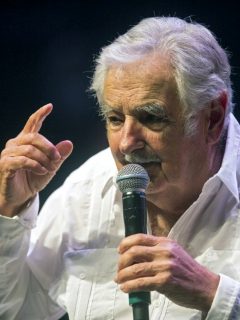Pepe Mujica califica proceso de paz en Colombia como fallido.