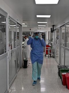 Clínica Corpas de Bogotá en referencia a la nota sobre médicos piden alerta roja en Colombia por aumento de casos