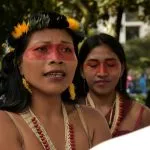 Mujeres de la etnia indígena Waorani protestan en Quito, en junio de 2019.