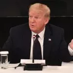 Trump dice que toma hidroxicloroquina.