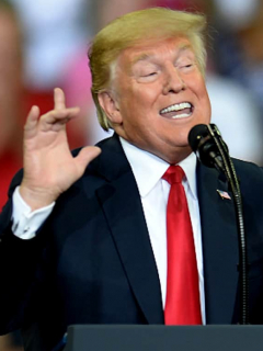 Trump responde con tres piedra en la maño a quien lo critica.