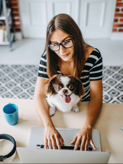 Mujer con su mascota