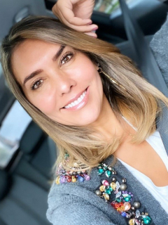 Paulina Vega, exreina, y Mónica Rodríguez, presentadora.