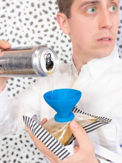 Tapabocas para tomar cerveza.