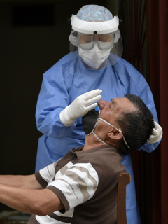 Comparan al coronavirus con enfermedad de transmisión sexual.