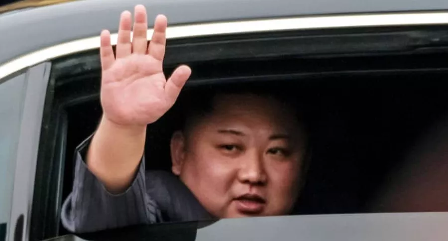 Kim Jong-un salundo antes de reunirse con Donald Trump.