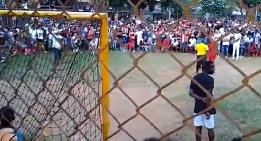 Caleños que violaron cuarentena en torneo de fútbol de barrio