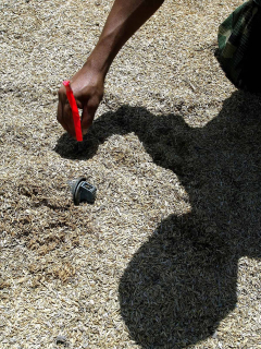 Niña indígena herida por mina antipersonal