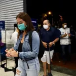 Compradores durante el primer día sin IVA en Colombia, durante la pandemia de COVID-19