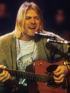 Guitarra de Kurt Cobain subastada por 6 millones de dólares / Kurt Cobain en 'MTV Unplugged' de 1993