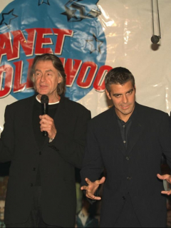Arnold Schwarzenegger, Joel Schumacher y George Clooney en la promoción de 'Batman & Robin'