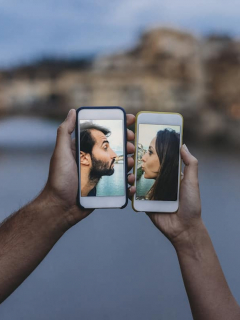 Pareja online - Celulares
