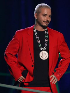 J Balvin y Shakira, cantantes.