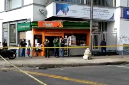 Violenta balacera en Bogotá por robo de una ferretería.