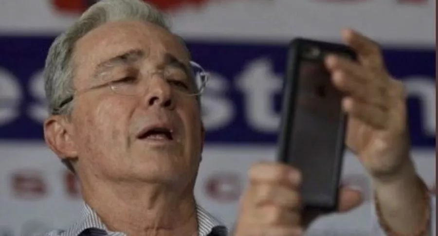 Análisis sobre tendencias a favor y en contra de Álvaro Uribe