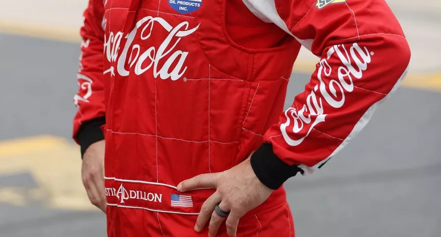 Overol de F-1 con logo de Coca-Cola