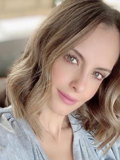 Laura Acuña, presentadora.