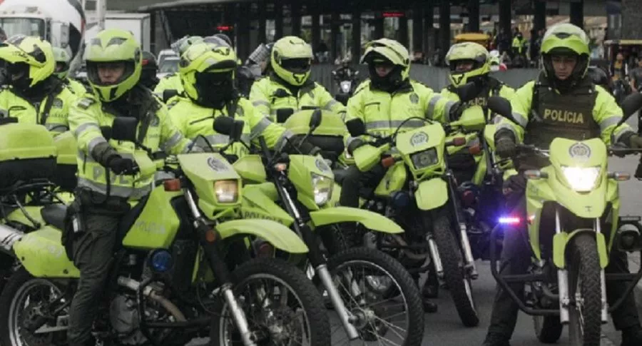 Policías en Bogotá.