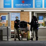 Entrada de emergencias en una clínica de Estados Unidos, durante la pandemia de COVID-19