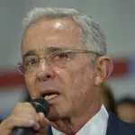 Álvaro Uribe agachó la cabeza, según panelista de Blu Radio