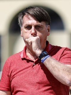 Bolsonaro casi infecta a periodistas.