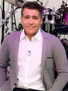 Carlos Calero, presentador.