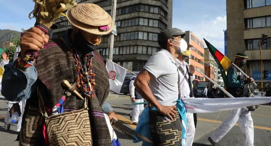 Líderes sociales de la ‘Marcha por la Dignidad’ protestan en Bogotá este 10 de julio.