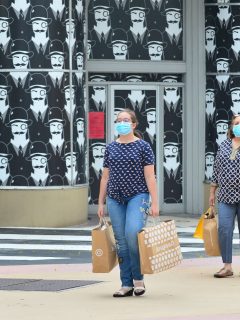 ¡Se relajaron! Florida registra récord en EE. UU. de casos de COVID-19 en un día