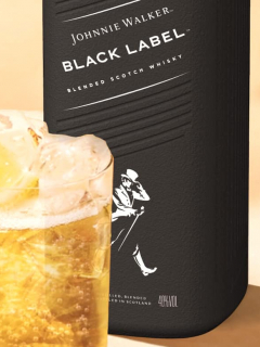 Whisky en botella de papel.
