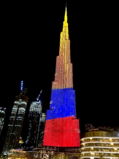 Videos: Torre Burj Khalifa con los colores de bandera de Colombia