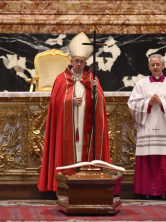Papa Francisco pide que ninguna celebración sacramental esté sujeta a tarifas