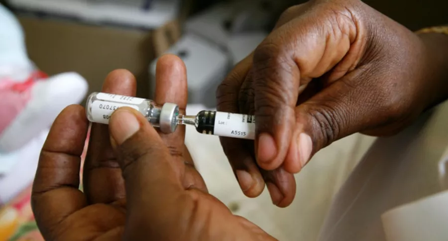 Farmacéuticas de EEUU se niegan a vender vacuna a precio de costo