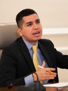 "Casi me da un infarto": ministro agacha cabeza y admite error en decreto de subsidios