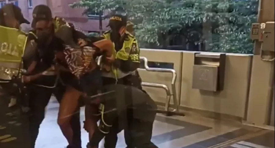 Mujer trans arrastrada por Policías en Medellín
