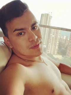 Carro Mercedes Benz que Yeison Jiménez se dio de cumpleaños