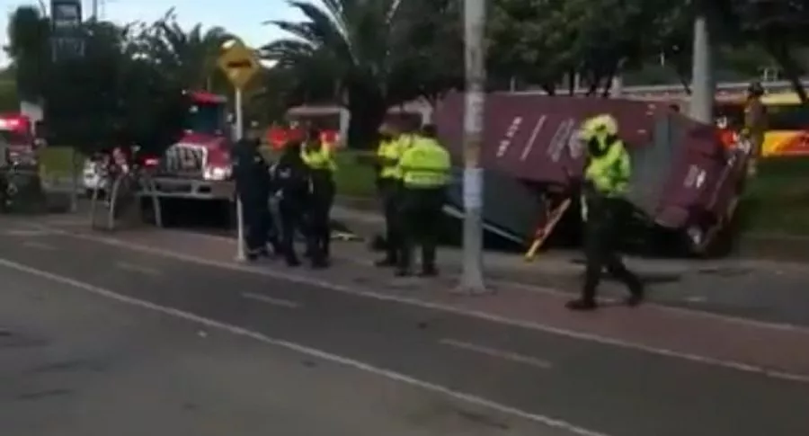 Accidente de carro de valores y bicitaxi en Bogotá