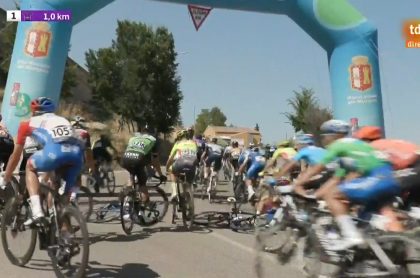 Video: caída de la cuarta etapa en la Vuelta a Burgos