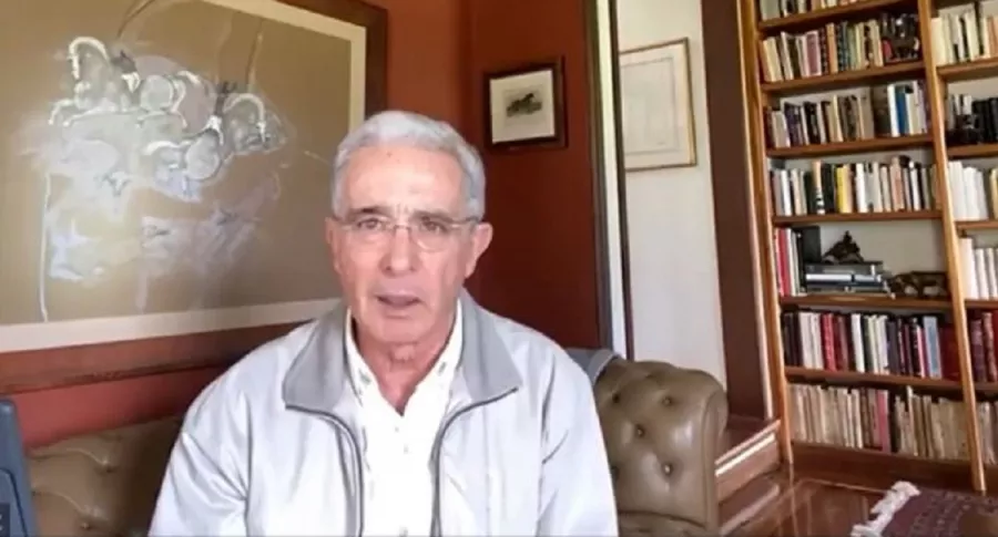 Abogados de Álvaro Uribe han estado involucrados en montajes y manipulación de testigos
