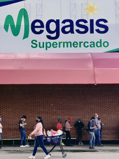 Fachada de Megasis en Caracas