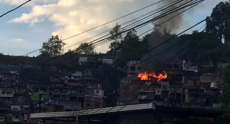 Incendio-en-vivienda-de-sur-de-Manizales